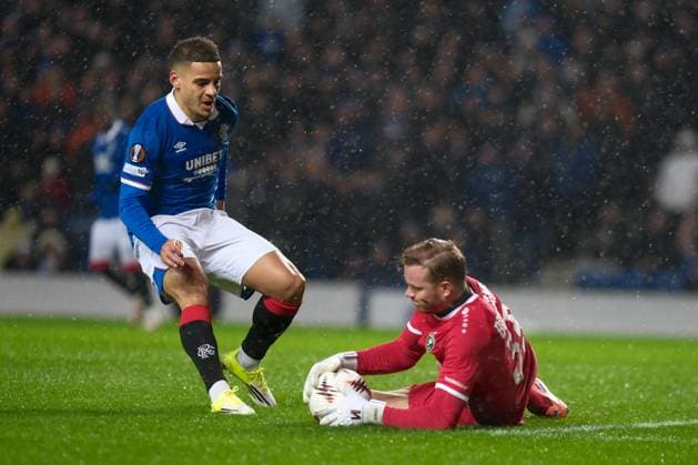 UK: Rangers v Ludogorets Razgrad, UEFA Europa League at Ibrox Stadium, Glasgow, Scotland on 22 January 2026: Pictured: Lodogorets goalkeeper Hendrik Bonmann grabs the ball under pressure from Max Aarons (Rangers) Glasgow Ibrox Stadium Scotland Copyright: xAlexxToddx