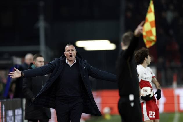 UTRECHT - KRC Genk coach Nicky Hayen reacts during the UEFA Europa League match between FC Utrecht and KRC Genk at the Galgenwaard Stadium on January 22, 2026, in Utrecht, Netherlands. ROBIN VAN LONKHUIJSEN ANP UEFA Europa League 2025 26 League Phase MD7 2025-2026 xVIxANPxSportx xxANPxIVx 548268866 originalFilename: 548268866.jpg