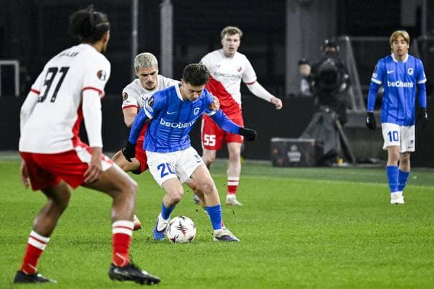 Genk s Konstantinos Kos Karetsas and Utrecht s Can Bozdogan pictured in action during a soccer game between Dutch soccer club FC Utrecht and Belgian KRC Genk, on Thursday 22 January 2026 in Utrecht, Netherlands, the seventh game (out of 8) in the league phase of the UEFA Europa League competition. TOM GOYVAERTS TomxGoyvaerts  x157815037x