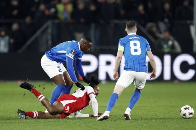 UTRECHT - (l-r) Mujaid Sadick of KRC Genk, Sebastien Haller of FC Utrecht during the UEFA Europa League match between FC Utrecht and KRC Genk at the Galgenwaard Stadium on January 22, 2026, in Utrecht, Netherlands. ROBIN VAN LONKHUIJSEN ANP UEFA Europa League 2025 26 League Phase MD7 2025-2026 xVIxANPxSportx xxANPxIVx 548269729 originalFilename: 548269729.jpg