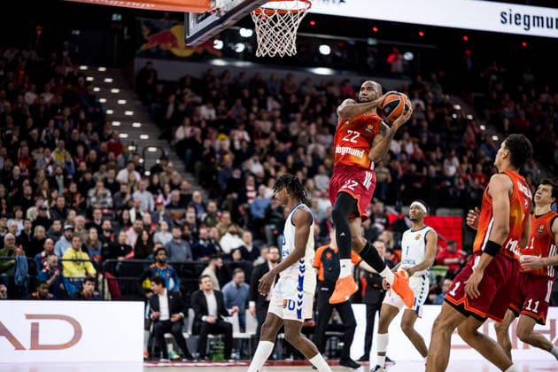 MUNICH, GERMANY - JANUARY 22: Isiaha Mike (FC Bayern Muenchen, 22) controls the ball during the Turkish Airlines EuroLeague match between FC Bayern Muenchen vs. Valencia Basket at SAP Garden on round 24 of Turkish Airlines EuroLeague on January 22, 2026 in Munich, Germany. Bavaria Germany Copyright: xSteffiexWunderlx