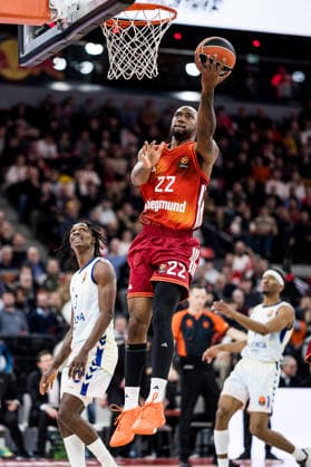 MUNICH, GERMANY - JANUARY 22: Isiaha Mike (FC Bayern Muenchen, 22) controls the ball during the Turkish Airlines EuroLeague match between FC Bayern Muenchen vs. Valencia Basket at SAP Garden on round 24 of Turkish Airlines EuroLeague on January 22, 2026 in Munich, Germany. Bavaria Germany Copyright: xSteffiexWunderlx
