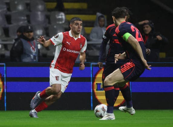 POR: Sporting de Braga-Nottingham Forest-EuropaLeague-22 January 2026 Victor Gomez of Sporting Braga in action during the UEFA Europe League, Phase League, Matchday 7, between Sporting Club de Braga and Nottingham Forest at Stadium Municipal of Braga on January 22, 2026 in Braga (Portugal) (Photo by Luis de la Mata SportPix Sipa USA) Braga Stadium Municipal of Braga Braga Portugal Copyright: xLuisxdexlaxMatax xsportPix.org.ux