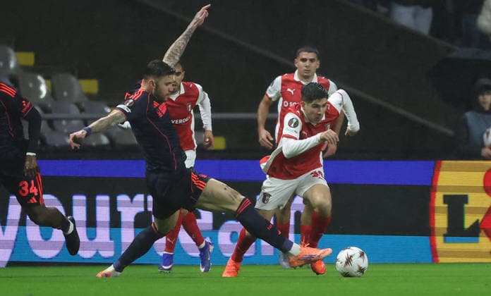 POR: Sporting de Braga-Nottingham Forest-EuropaLeague-22 January 2026 Victor Gomez of Sporting Braga in action during the UEFA Europe League, Phase League, Matchday 7, between Sporting Club de Braga and Nottingham Forest at Stadium Municipal of Braga on January 22, 2026 in Braga (Portugal) (Photo by Luis de la Mata SportPix Sipa USA) Braga Stadium Municipal of Braga Braga Portugal Copyright: xLuisxdexlaxMatax xsportPix.org.ux