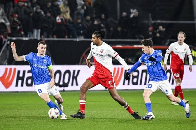 Genk s Bryan Heynen, Utrecht s S?bastien Haller and Genk s Konstantinos Kos Karetsas pictured in action during a soccer game between Dutch soccer club FC Utrecht and Belgian KRC Genk, on Thursday 22 January 2026 in Utrecht, Netherlands, the seventh game (out of 8) in the league phase of the UEFA Europa League competition. TOM GOYVAERTS TomxGoyvaerts  x157817833x