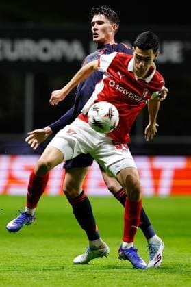 Diego Rodrigues of Sporting Braga and Nicolo Savona of Nottingham Forest Braga v Nottingham Forest, UEFA Europa League, Group Stage, Football, Braga Municipal Stadium, Braga, Portugal - 22 Jan 2026Braga Braga Municipal Stadium Portugal EDITORIAL USE ONLY No use with unauthorised audio, video, data, fixture lists, club league logos or live services. Online in-match use limited to 120 images, no video emulation. No use in betting, games or single club league player publications. Copyright: xRubenxAlbarran Shutterstockx 16348423ai