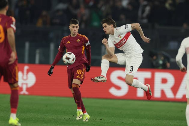 AS Roma v VfB Stuttgart - UEFA Europa League 2025 26 League Phase MD7 Roma s Matias Soule and Ramon Hendriks of Stuttgart play during the UEFA Europa League 2025 26 League Phase MD7 match between AS Roma and VfB Stuttgart at Stadio Olimpico in Rome, Italy, on January 22, 2026 Rome Lazio Italy  Copyright: xCiroxDexLucax originalFilename:deluca-asromavv260122_npVxq.jpg