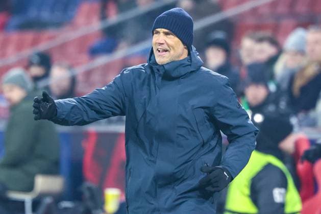 Head coach Thomas Letsch FC Red Bull Salzburg gives instructions to the team, energetic, gesticulates, FC Salzburg vs FC Basel 1893, football, men, UEFA Europa League, season 2025 2026, league phase, matchday 7, 22 01 2026 Wals Siezenheim Salzburg Austria Copyright: xkolbert-press MartinxAgüerax