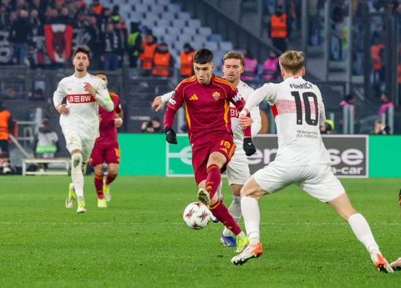 January 22, 2026, Roma, Roma, Italia: Matias Soule (AS Roma) During the 2025 26 Europa League football match between Roma and Stuttgart on January 22, 2026 at the Stadio Olimpico in Rome..Photo: Roma Italia - ZUMAs236 20260122_aap_s236_108 Copyright: xFabioxSassox