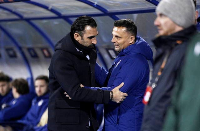 Croatia, Zagreb, 220126. Maksimir Stadium. Football match of the 7th round of the UEFA Europa League, Dinamo - FCSB. In the photo: Elias Charalambous, Mario Kovacevic. Photo: Damir Krajac CROPIX Zagreb Croatia Copyright: xxDamirxKrajacx dinamo_fcsb31-220126