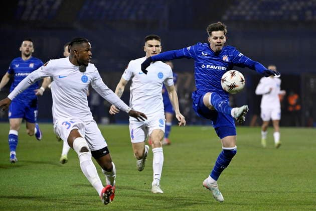 Croatia, Zagreb, 220126. Maksimir Stadium. Football match of the 7th round of the UEFA Europa League, Dinamo - FCSB. In the photo: Ngezana, Miha Zajc. Photo: Damir Krajac CROPIX Zagreb Croatia Copyright: xxDamirxKrajacx dinamo_fcsb22-220126