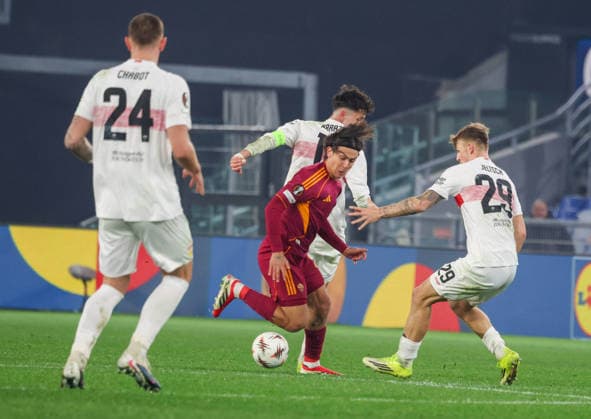 Roma vs Stoccarda Paulo Dybala (AS Roma) During the 2025 26 Europa League football match between Roma and Stuttgart on January 22, 2026 at the Stadio Olimpico in Rome. Photo: Roma stadio Olimpico Roma Italia Copyright: xFABIOxSASSOxFabioxSassox Roma Stoccarda2026_01_22Fabio Sasso4991