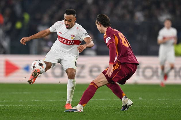 CALCIO - UEFA Europa League - AS Roma vs VfB Stuttgart Jamie Leweling of VfB Stuttgart 1893 and Daniele Ghilardi of A.S. Roma are in action during the UEFA Europa League phase day 7 football match between between A.S. Roma and VfB Stuttgart 1893 at the Olympic Stadium on January 22, 2026 in Rome, Italy. Rome Italy  Copyright: xIPAxSport ABACAx