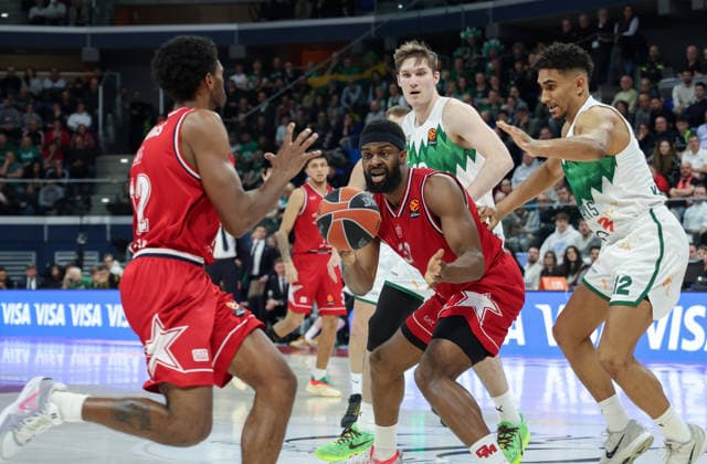 Foto IPP Roberto Bregani Milano 22 01 2026 Pallacanestro, Turkish Airlines EuroLeague 2025 2026, EA7 Emporio Armani MIlano vs Zalgiris Kaunas. Nella foto josh Nebo dell EA7 Emporio Armani Milano in azione contro Maodo Lo del Zalgiris Kaunas. Italy Photo Press World Copyright. italy ITALY  Copyright: xR4924_italyphotopressx