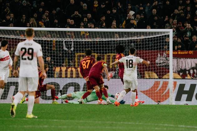 Goal by Jamie Leweling VfB Stuttgart, 18 , Mile Svilar AS ROM, 99 saved, ITA, AS Roma vs VfB Stuttgart, Football, Europa League, Matchday 7, 2025 2026 season, 22 01 2026, ITA, AS Roma vs VfB Stuttgart, Football, Europa League, Matchday 7, 2025 2026 season, 22 01 2026, Rome Copyright: xEibner-Pressefoto EdwardxCheungx EP_ECG