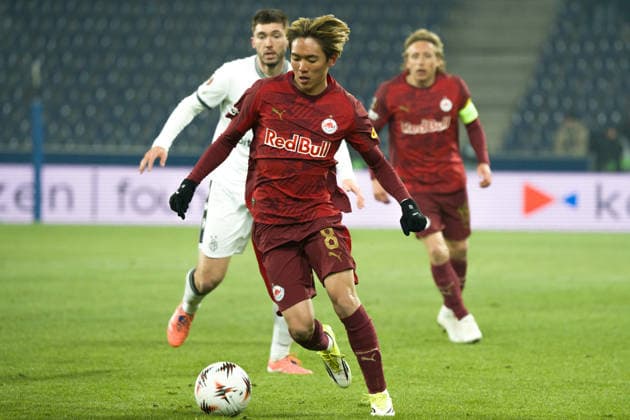 22 01 2026, Salzburg, Stadion Salzburg, Europa League RB Salzburg FC Basel, 8 Sota Kitano Salzburg controll the ball Salzburg Stadion Salzburg Salzburg Salzburg Austria Copyright: xJustPictures.ch PascalxvonxBürenx jp-en-PaVoB-A7V06123-1