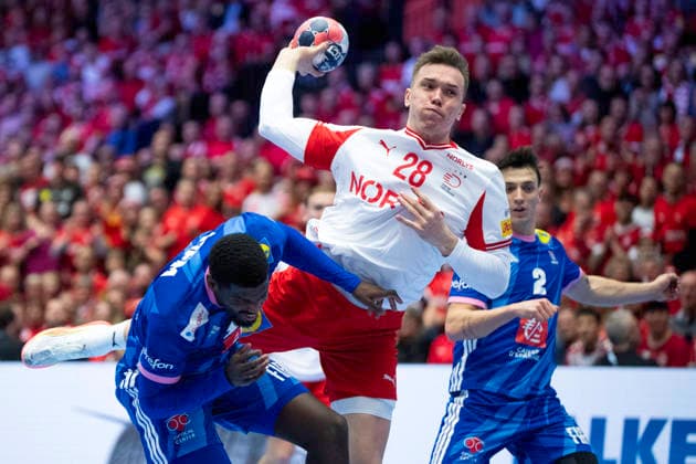 EM Men s Handball Denmark France Denmark s Lasse Andersson in action with France s Dika Mem and Yanis Lenne during the men s handball match between Denmark and France in EHF Euro 2026 Group B at Jyske Bank Boxen in Herning, Thursday, January 22, 2026 Photo Bo Amstrup Ritzau Scanpix , Herning Denmark Mors  Copyright: BoxAmrstrupx xRitzauxScanpix BoxAmstrupx spdk20260122-232216-L