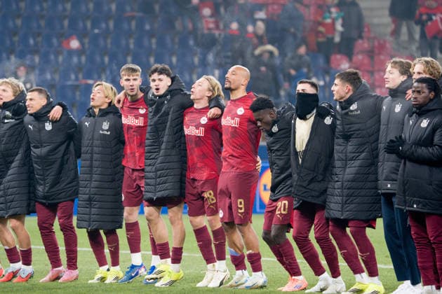 22 01 2026, Salzburg, Stadion Salzburg, Europa League RB Salzburg FC Basel, FC Red Bull Salzburg after wins the game Salzburg Stadion Salzburg Salzburg Austria Copyright: xJustPictures.ch PascalxvonxBürenx jp-en-PaVoB-A7V07767-1