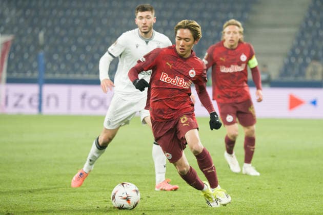 22 01 2026, Salzburg, Stadion Salzburg, Europa League RB Salzburg FC Basel, 8 Sota Kitano Salzburg controll the ball Salzburg Stadion Salzburg Salzburg Salzburg Austria Copyright: xJustPictures.ch PascalxvonxBürenx jp-en-PaVoB-A7V06120-1