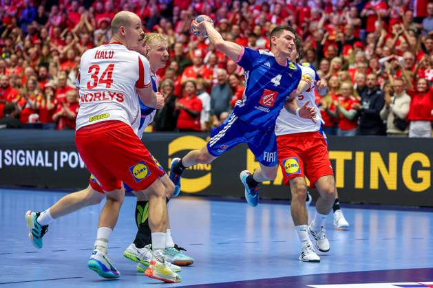 22 01 2026, Handball, Men s EHF EURO 2026, France Denmark, Jyske Bank Boxen in Herning, Denmark, Main Round Aymeric Minne France 04 next to Simon Hald Jensen Denmark 34 Denmark