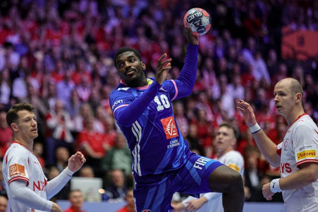 10Mem, Dika in action Match between FRANCE VS DENMARK valid for Men s EHF EURO 2026 at Jyske Bank Boxen in Herning on 22 January 2026. Herning Jyske Bank Boxen Herning Denmark Copyright: xIMAGOx xPRIMExSPORTSxIMAGESx xANGELOxMOREIRAx