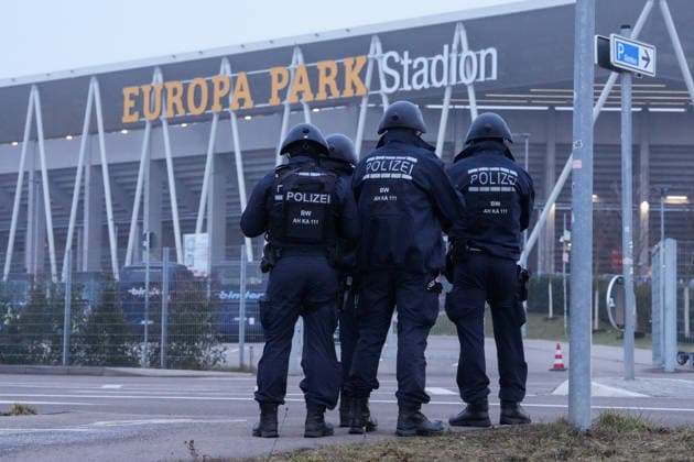 Police, police operation, SEK, emergency vehicles, blue light, security forces, barriers, stadium environment, control, presence, traffic control, fans, risk analysis, hazard prevention, public safety, order, Middle East conflict, increased security situation, major event, fan segregation, anti-Israel protests, anti-Semitism rallies, terror prevention, police protection, strong police presence before high-risk match, high-risk match, risk level, damage situation, emergency services, Germany, football, UEFA Europa League, matchday 7, league phase, 2025 2026, SC Freiburg vs Maccabi Tel Aviv, 22 01 2026, Europa Park Stadium, Freiburg, Germany Freiburg Europa Park Stadium Baden Württemberg Germany Copyright: xArnexAmbergx