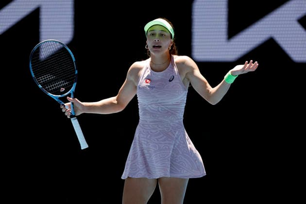 TENNIS AUSTRALIAN OPEN, Zeynep Sonmez of Turkiye reacts during the Women™s 3rd round match against Yulia Putintseva of Kazakhstan on day 6 of the 2026 Australian Open tennis tournament at Melbourne Park in Melbourne, Friday, January 23, 2026. ( NO ARCHIVING MELBOURNE VICTORIA AUSTRALIA  Copyright: xROBxPREZIOSOx 20260123132303198183