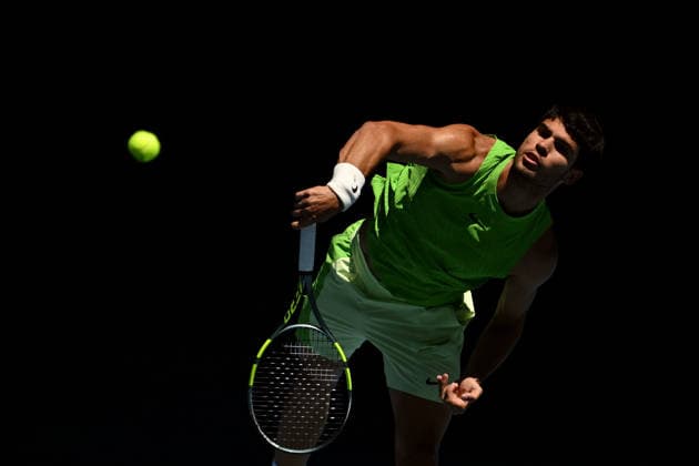 TENNIS AUSTRALIAN OPEN, Carlos Alcaraz of Spain in action during the Men™s 3rd round match against Corentin Moutet of France on day 6 of the 2026 Australian Open tennis tournament at Melbourne Park in Melbourne, Friday, January 23, 2026. ( NO ARCHIVING MELBOURNE VICTORIA AUSTRALIA  Copyright: xLUKASxCOCHx 20260123143947788903