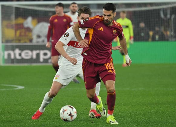 Soccer, Europa League match, AS Roma v VfB Stuttgart Ramon Hendriks of VfB Stuttgart,Zeki Celik of AS Roma during the Europa League match between AS Roma v VfB Stuttgart at Olimpico stadium in Rome, Italy, Jan 22nd, 2026 Imago-Images Emmefoto Copyright: xImago-Images Emmefotox