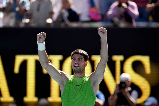 TENNIS AUSTRALIAN OPEN, Carlos Alcaraz of Spain celebrates match point during the Men™s 3rd round match against Corentin Moutet of France on day 6 of the 2026 Australian Open tennis tournament at Melbourne Park in Melbourne, Friday, January 23, 2026. ( NO ARCHIVING MELBOURNE VICTORIA AUSTRALIA  Copyright: xLUKASxCOCHx 20260123110392799491