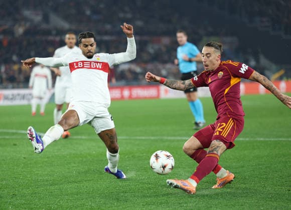 (260123) -- ROME, Jan. 23, 2026 -- Roma s Kostas Tsimikas (R) vies with Stuttgart s Lorenz Assignon during the UEFA Europa League 2025 26 league phase match between Roma and Stuttgart of the UEFA Europa League in Rome, Italy, Jan. 22, 2026. ) (SP)ITALY-ROME-FOOTBALL-UEFA EUROPA LEAGUE- ROMA VS STUTTGART LixJing 