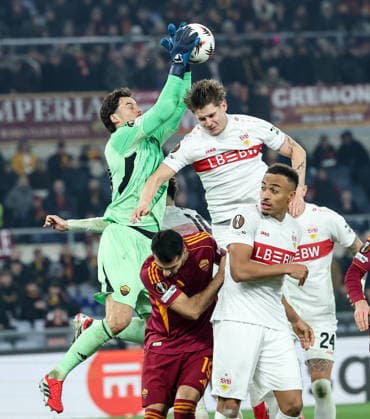 (260123) -- ROME, Jan. 23, 2026 -- Roma s goalkeeper Mile Svilar (Top L) blocks during the UEFA Europa League 2025 26 league phase match between Roma and Stuttgart of the UEFA Europa League in Rome, Italy, Jan. 22, 2026. ) (SP)ITALY-ROME-FOOTBALL-UEFA EUROPA LEAGUE- ROMA VS STUTTGART LixJing 