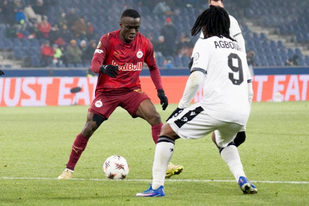 22 01 2026, Salzburg, Stadion Salzburg, Europa League RB Salzburg FC Basel, 5 Soumaila Diabate Salzburg controll the ball Salzburg Stadion Salzburg Salzburg Salzburg Austria Copyright: xJustPictures.ch PascalxvonxBürenx jp-en-PaVoB-A7V07279-1