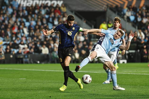 (L-R) Olivier Giroud (Lille), Carl Starfelt (Clta), JANUARY 22, 2026 - Football Soccer : UEFA Europa League league phase match day 7 between RC Celta de Vigo - Lille OSC at the Estadio Balaidos in Vigo, Spain. Noxthirdxpartyxsales  aflo_317083157