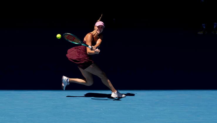 (260123) -- MELBOURNE, Jan. 23, 2026 -- Anastasia Potapova of Austria hits a return during the women s singles 3rd round match against Aryna Sabalenka of Belarus at the Australian Open tennis tournament in Melbourne, Australia, Jan. 23, 2026. (Photo by Xinhua) (SP)AUSTRALIA-MELBOURNE-TENNIS-AUSTRALIAN OPEN-WOMEN S SINGLES HuxJingchen 