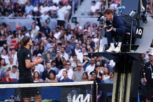 Alexander Zverev talks to the umpire during his third round match Australian Open tennis tournament, Day Six, Melbourne Park, Australia - 23 Jan 2026Melbourne Melbourne Park Victoria (VIC) Australia  Copyright: xEllaxLing Shutterstockx 16380452ei