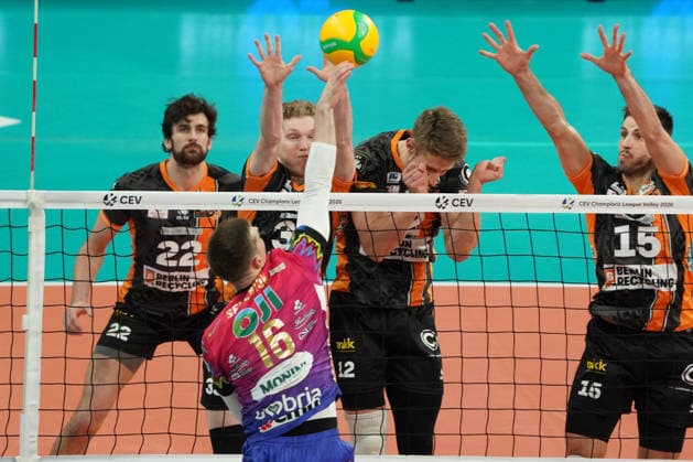 Sir Sicoma Monini Perugia v Berlin Recycling Volleys - CEV Champions League 2025 2026 Semeniuk Kamil of Sir Sicoma Monini Perugia is in action during the match between Sir Sicoma Monini Perugia and Berlin Recycling Volleys in the CEV Champions League 2025 2026 at Palabarton in Perugia, Italy, on January 22, 2026. Perugia Italy  Copyright: xLorisxCerquiglinix originalFilename:cerquiglini-notitle260121_nph6T.jpg