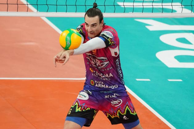 Sir Sicoma Monini Perugia v Berlin Recycling Volleys - CEV Champions League 2025 2026 Giannelli Simone of Sir Sicoma Monini Perugia is in action during the match between Sir Sicoma Monini Perugia and Berlin Recycling Volleys in the CEV Champions League 2025 2026 at Palabarton in Perugia, Italy, on January 22, 2026. Perugia Italy  Copyright: xLorisxCerquiglinix originalFilename:cerquiglini-notitle260121_npmPM.jpg