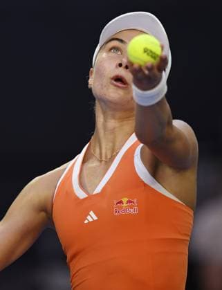 (260122) -- MELBOURNE, Jan. 23, 2026 -- Iva Jovic of the United States serves during the women s singles 3rd round match against Jasmine Paolini of Italy at the Australian Open tennis tournament in Melbourne, Australia, Jan. 23, 2026. (Photo by Xinhua) (SP)AUSTRALIA-MELBOURNE-TENNIS-AUSTRALIAN OPEN-WOMEN S SINGLES WangxShen 