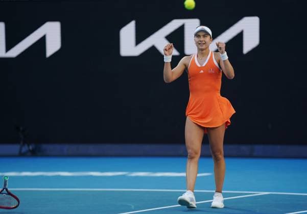 (260122) -- MELBOURNE, Jan. 23, 2026 -- Iva Jovic of the United States celebrates after winning the women s singles 3rd round match against Jasmine Paolini of Italy at the Australian Open tennis tournament in Melbourne, Australia, Jan. 23, 2026. (Photo by Xinhua) (SP)AUSTRALIA-MELBOURNE-TENNIS-AUSTRALIAN OPEN-WOMEN S SINGLES WangxShen 