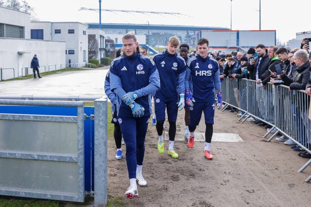 23 01 2026, Football, Season 2025 2026, Training FC Schalke 04, f l Goalkeeper Loris Karius FC Schalke 04 , Goalkeeper Johannes Siebeking FC Schalke 04 , Goalkeeper Kevin Müller FC Schalke 04 , Gelsenkirchen Training ground of S04 Hamburg Germany xRHR PHOTO DEx Copyright: DennisxEwert RHR-FOTOx RHR-FOTO DE