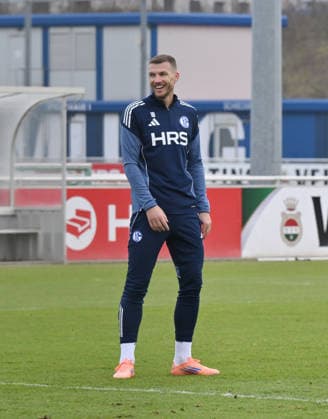 Edin Dzeko FC Schalke 04 23 01 2026, Football 2 Bundesliga, Season 2025 2026, Training FC Schalke 04 Gelsenkirchen North Rhine-Westphalia Germany Team2
