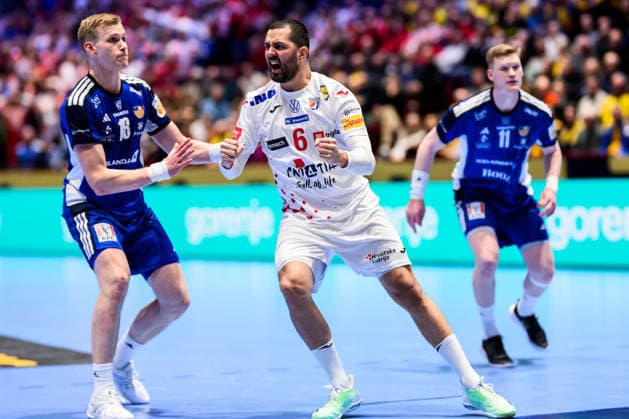 260123 Ellidi Vidarsson of Iceland looks dejected and Mario Sostaric of Croatia celebrates during the EHF European Handball Championship main round match between Iceland and Croatia on January 23, 2026 in Malmö Photo Petter Arvidson BILDBYRAN kod PA PA1134 handball handball handball handballs em 2026 croatia croatia island iceland ehf european handball championship bbeng grappa33 jubel depp celebrates  Copyright: PETTERxARVIDSON BB260123PA061