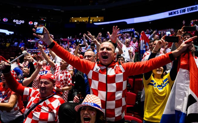 260123 Fans of Croatia celebrates after the EHF European Handball Championship main round match between Iceland and Croatia on January 23, 2026 in Malmö Photo Petter Arvidson BILDBYRAN kod PA PA1134 handball handboll handball handbolls em 2026 croatia kroatien island iceland ehf european handball championship bbeng grappa33 jubel celebrates  Copyright: PETTERxARVIDSON BB260123PA067