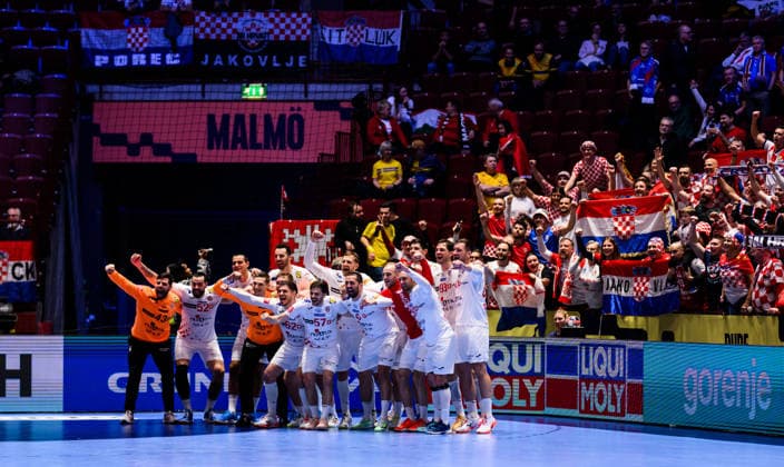 260123 Players and Fans of Croatia celebrates after the EHF European Handball Championship main round match between Iceland and Croatia on January 23, 2026 in Malmö Photo Petter Arvidson BILDBYRAN kod PA PA1134 handball handball handball handballs em 2026 croatia croatia croatia island iceland ehf european handball championship bbeng grappa33 jubel celebrates  Copyright: PETTERxARVIDSON BB260123PA068