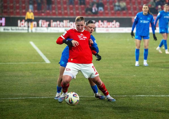 Soccer, Women, Season 2025 2026, Google Pixel Women Bundesliga 15 Matchday , 1 FC Union Berlin Bayer 04 Leverkusen, v l Estrella Merino Gonzalez Leverkusen , Dina Orschmann 1 FC Union , 23 01 2026, Copyright: xMatthiasxKochx
