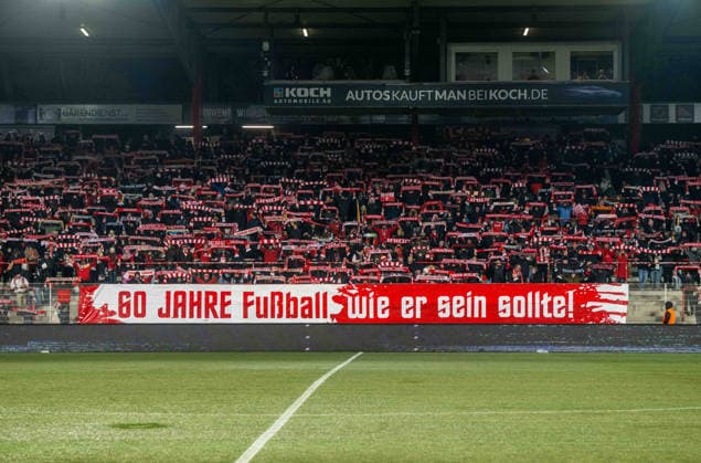 Soccer, Women, Season 2025 2026, Google Pixel Women Bundesliga 15 Matchday , 1 FC Union Berlin Bayer 04 Leverkusen, Fans of Union with fence flag 60 years of soccer as it should be , 23 01 2026, Copyright: xMatthiasxKochx