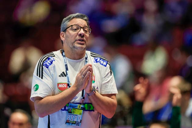 Hungary s coach JosÃ Rodriguez in action during the 2026 EHF European Men s Handball Championship the EHF Euro 2026 match between Switzerland and Hungary, at Malmo Arena in Malmo, Sweden, on January 23, 2026 MALMÖ SWEDEN x10600x  Copyright: xAndreasxHillergren TTx EHF EURO 2026 SWITZERLAND-HUNGARY