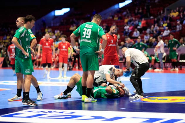 Hungary s Adrian Sipos injured in action during the 2026 EHF European Men s Handball Championship the EHF Euro 2026 match between Switzerland and Hungary, at Malmo Arena in Malmo, Sweden, on January 23, 2026 MALMÖ SWEDEN x10600x  Copyright: xAndreasxHillergren TTx EHF EURO 2026 SWITZERLAND-HUNGARY