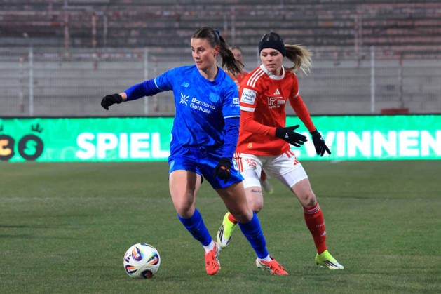 DEU, 2 BL, Frauen, 1 FC Union vs Bayer Leverkusen, 23 01 2026, Stadion Alte Foersterei, Berlin, DEU, 2 BL, Frauen, 1 FC Union vs Bayer Leverkusen, im Bild Eileen Campbell 1 FC Union Berlin 10 , Piljic Katharina Bayer Leverkusen 6 DFL regulations prohibit any use of Photographs as image sequences and or quasi video nordphotoxGmbHx xEngler nph00076